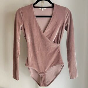 Madewell Velvet Long Sleeve Wrap Front Bodysuit in Blush Pink, Size XS NWOT